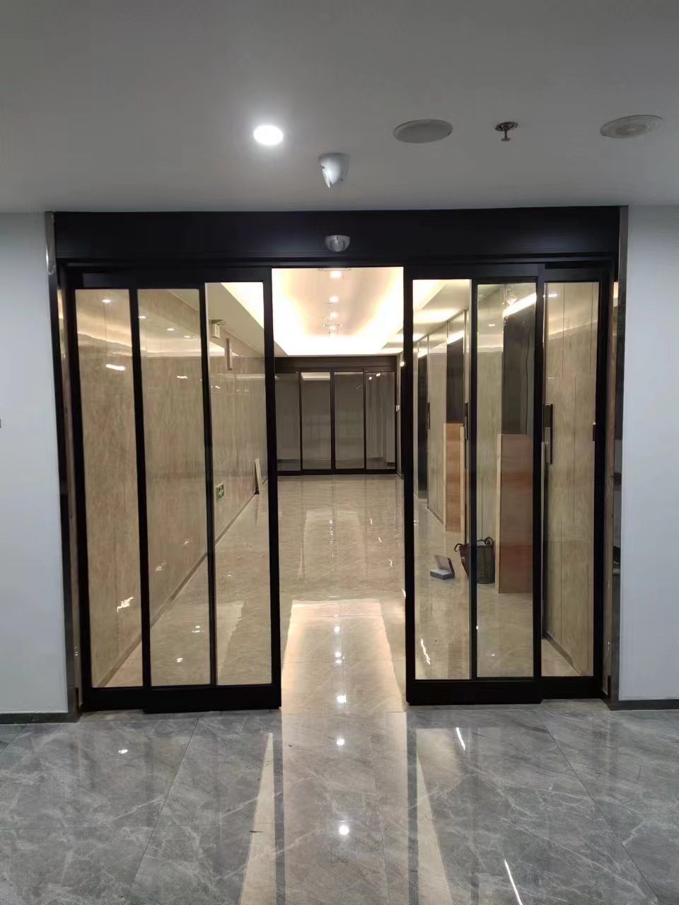 洪泽区玻璃伸缩门